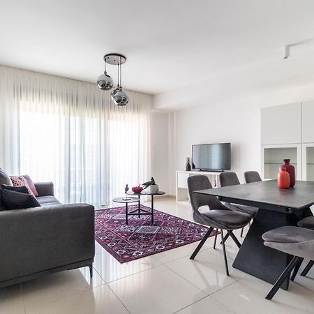 Stylish 1 Bedrooms Parking At City Gate エルサレム エクステリア 写真