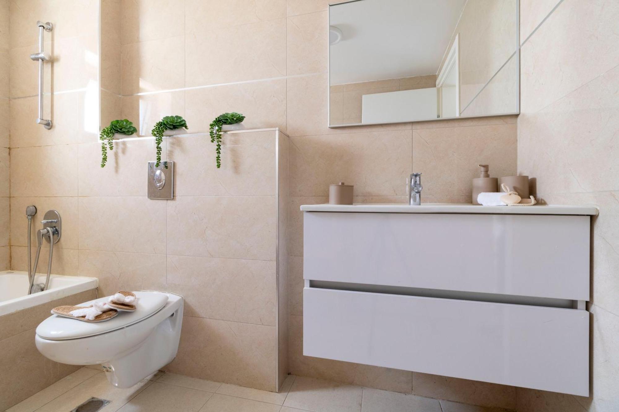 Stylish 1 Bedrooms Parking At City Gate エルサレム エクステリア 写真