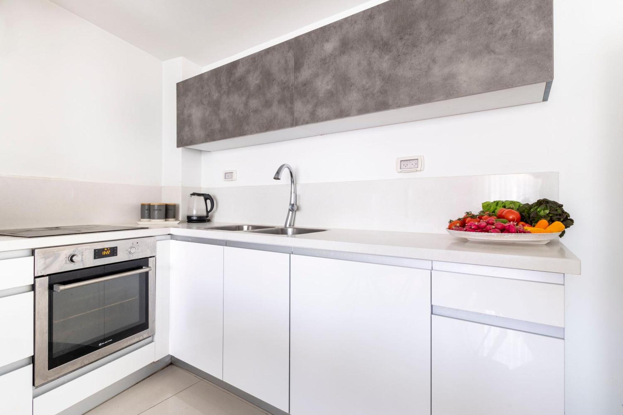 Stylish 1 Bedrooms Parking At City Gate エルサレム エクステリア 写真